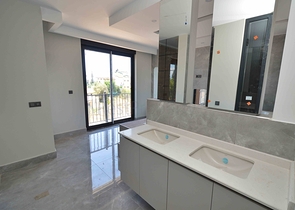 Виллы в комплексе планировки 5+1 в районе Лара - Анталия 