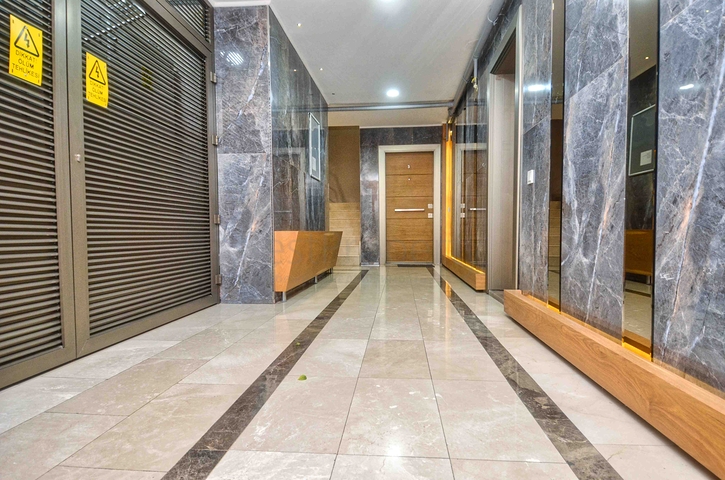 Квартира планировки 2+1 в центре города  Анталия 