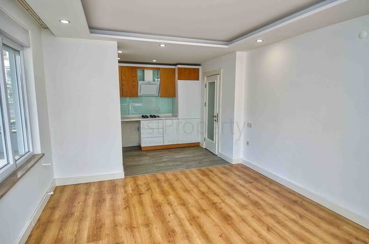 Квартира планировки 2+1 в центре города  Анталия 