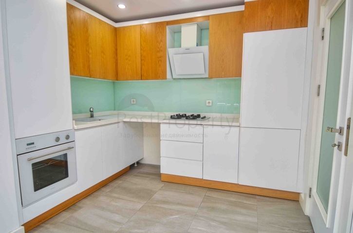 Квартира планировки 2+1 в центре города  Анталия 