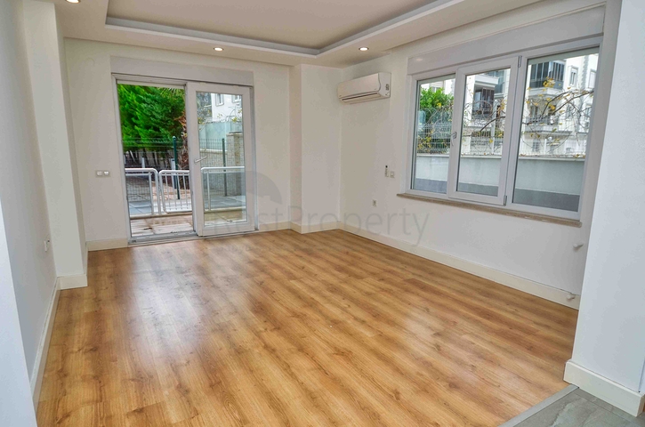 Квартира планировки 2+1 в центре города  Анталия 