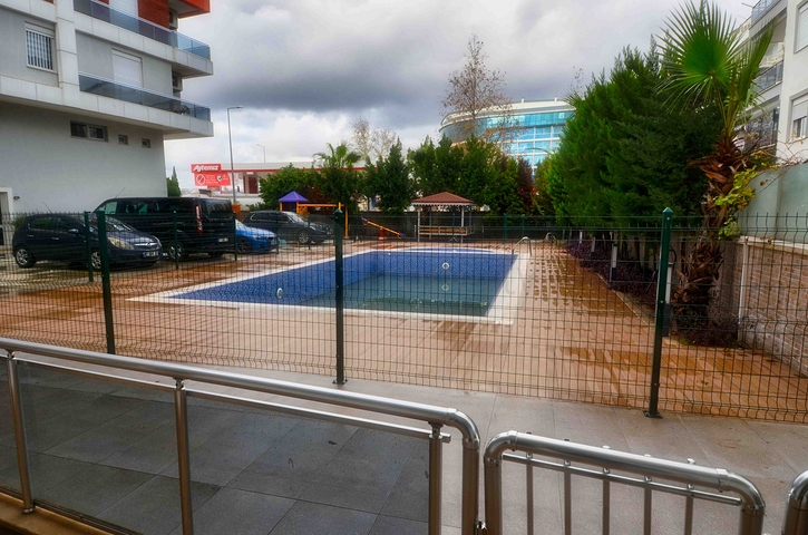 Квартира планировки 2+1 в центре города  Анталия 