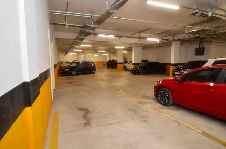 Квартира планировки 2+1 в центре города  Анталия 