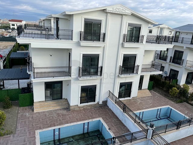 Трехэтажная вилла планировкой 4+1 в районе Белек - Анталия