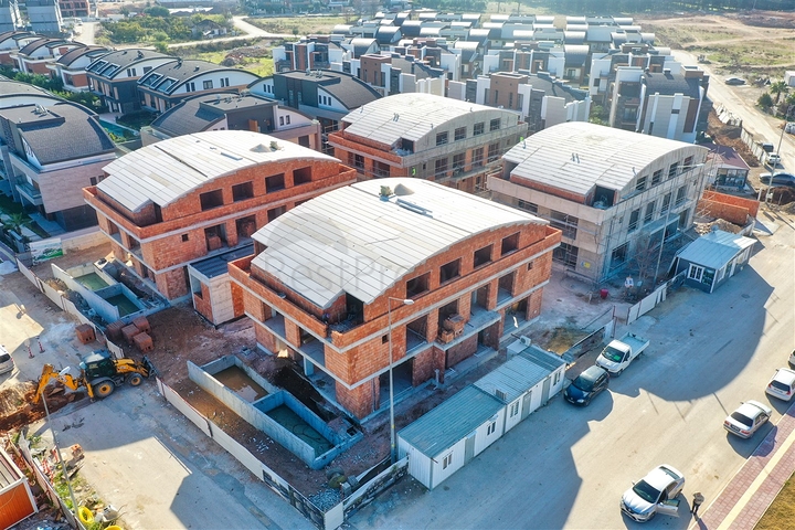 Вилла планировки 7+1 в микрорайоне Моллаюсуф - Анталия 