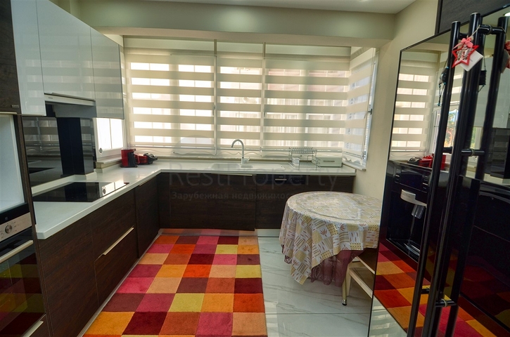 Квартира с мебелью планировки 3+1 в центре города Анталия