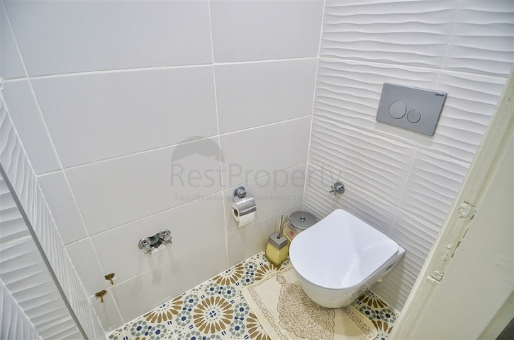 Квартира с мебелью планировки 3+1 в центре города Анталия