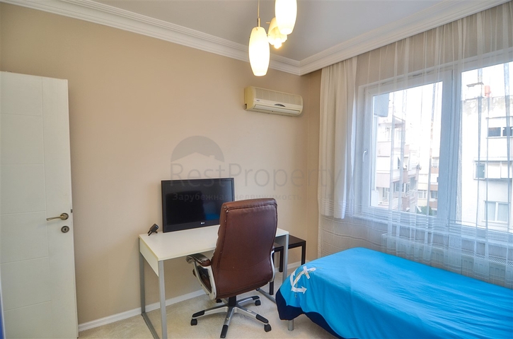 Квартира с мебелью планировки 3+1 в центре города Анталия