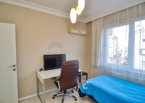 Квартира с мебелью планировки 3+1 в центре города Анталия