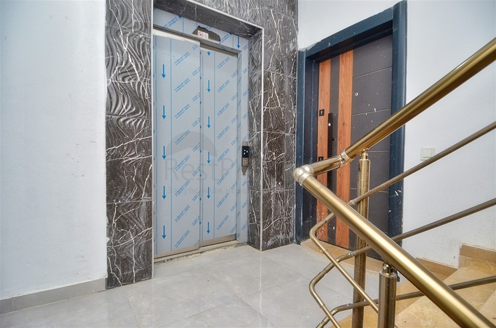 Квартира планировки 2+1 в центре города Анталия 