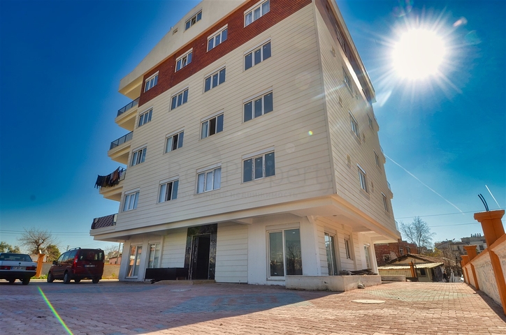 Квартира планировки 2+1 в центре города Анталия 