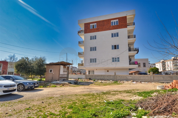 Квартира планировки 2+1 в центре города Анталия 