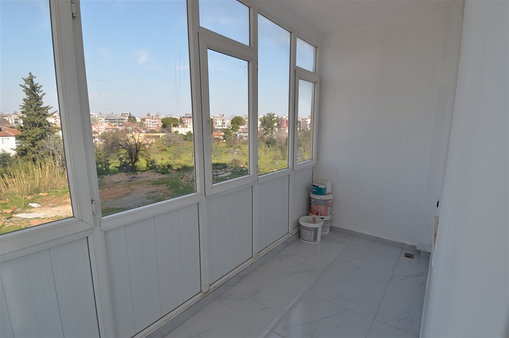 Квартира планировки 2+1 в центре города Анталия 