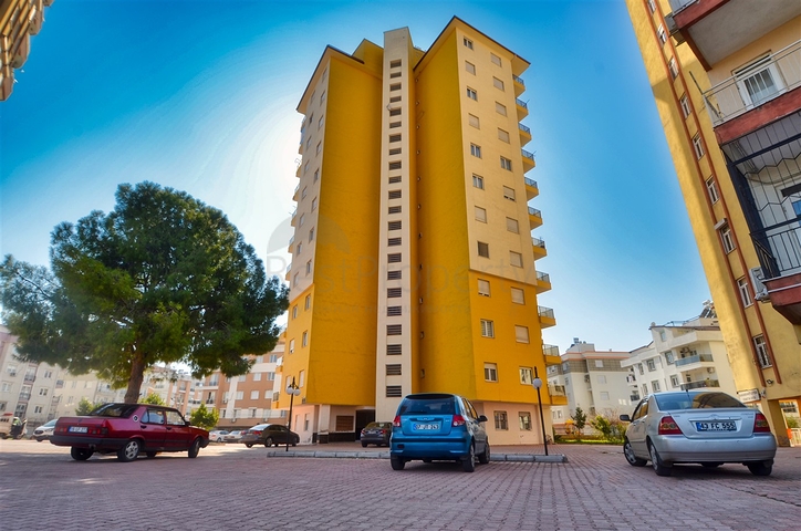 Квартира планировки 2+1 в центре города Анталия 