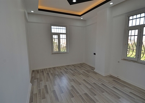 Квартира планировки 2+1 в центре города Анталия 