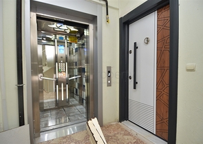 Квартира планировки 2+1 в центре города Анталия 