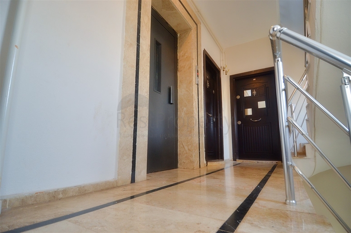 Квартира планировки 2+1 в центре города Анталия