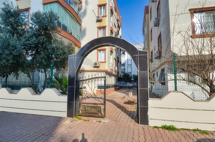 Квартира планировки 2+1 в центре города Анталия