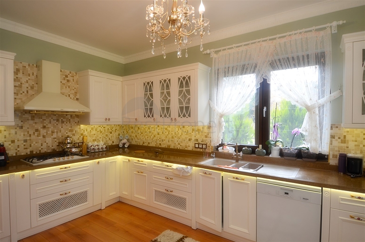 Вилла планировки 6+1 в районе Дошемеалты - Анталия 