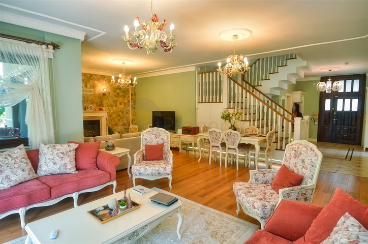 Вилла планировки 6+1 в районе Дошемеалты - Анталия 