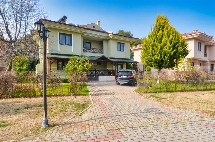 Вилла планировки 6+1 в районе Дошемеалты - Анталия 