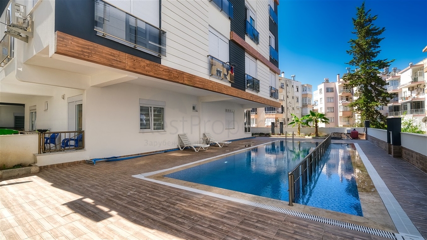 Квартира планировки 1+1 в центре города Анталия 