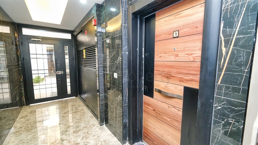 Квартира планировки 1+1 в центре города Анталия 