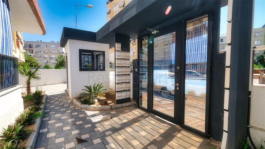 Квартира планировки 1+1 в центре города Анталия 