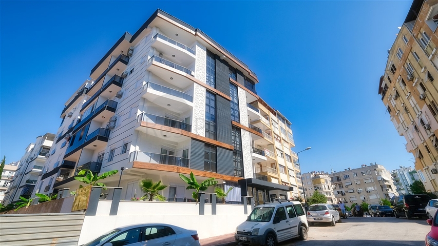 Квартира планировки 1+1 в центре города Анталия 