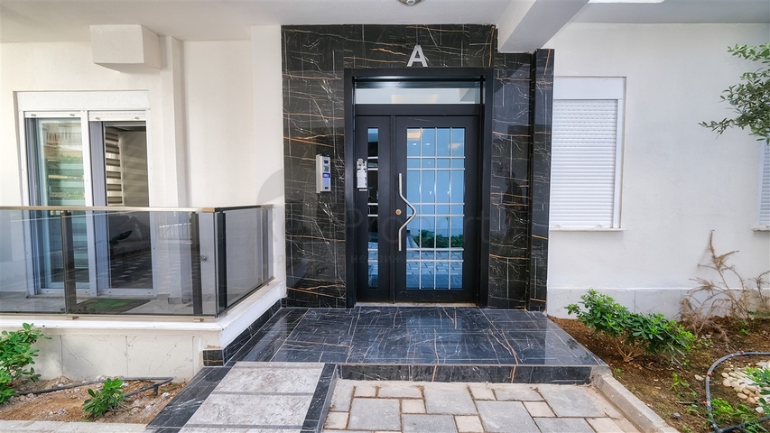 Квартира планировки 1+1 в центре города Анталия 