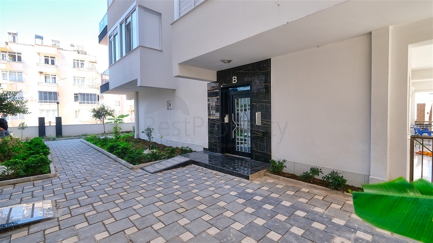 Квартира планировки 1+1 в центре города Анталия 