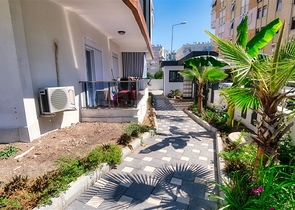 Квартира планировки 1+1 в центре города Анталия 