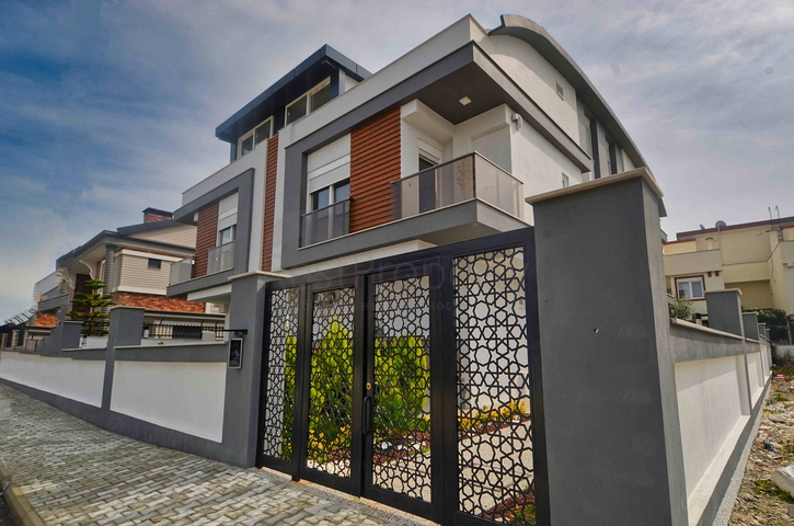 Квартира планировки 3+1 дуплекс в микрорайоне Гюзяльоба - Анталия