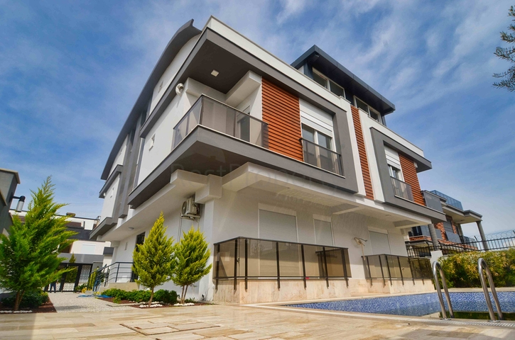 Квартира планировки 3+1 дуплекс в микрорайоне Гюзяльоба - Анталия