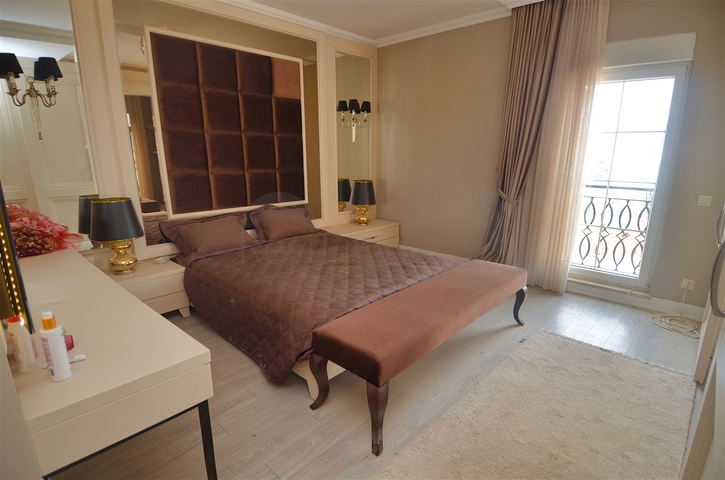 Квартира планировки 5+2 дуплекс в районе Дошемеалты - Анталия 