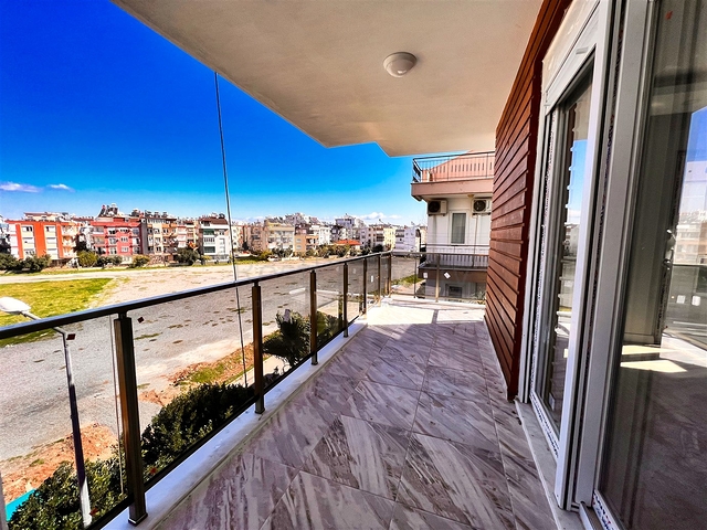 Квартира планировки 4+1 в микрорайоне Конуксявяр - Анталия 