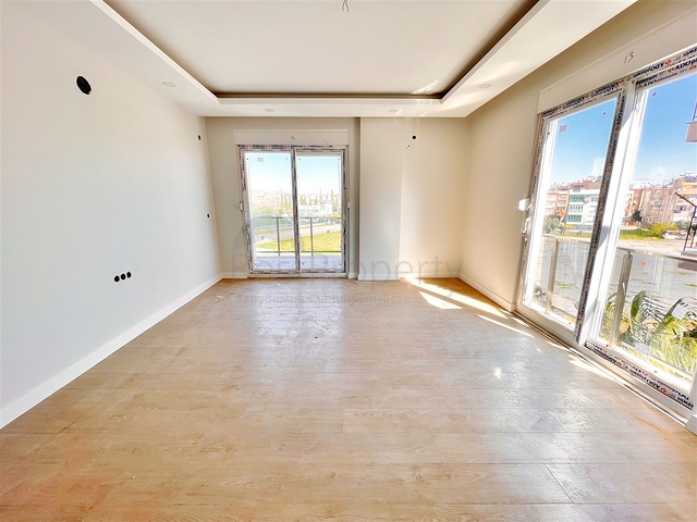 Квартира планировки 4+1 в микрорайоне Конуксявяр - Анталия 