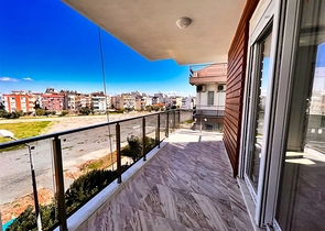 Квартира планировки 4+1 в микрорайоне Конуксявяр - Анталия 