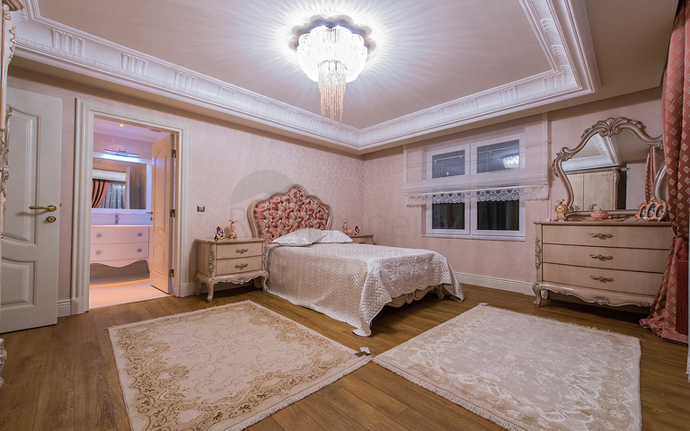 Четырехэтажная вилла класса люкс с собственным лифтом 