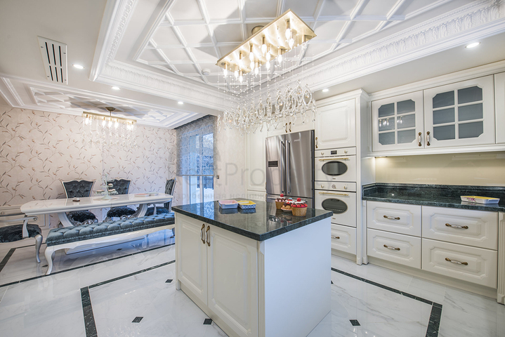 Четырехэтажная вилла класса люкс с собственным лифтом 