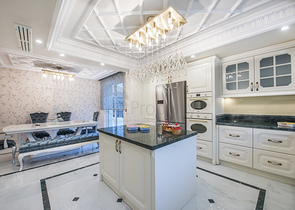 Четырехэтажная вилла класса люкс с собственным лифтом 