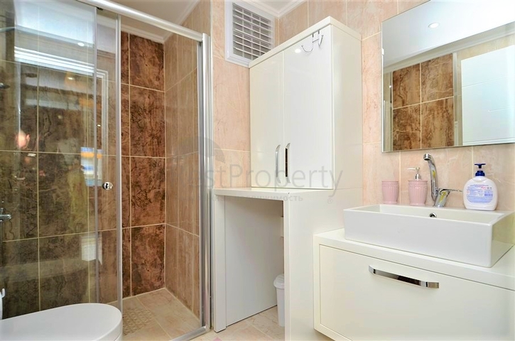 Благоустроенная квартира с двумя спальнями на аренду