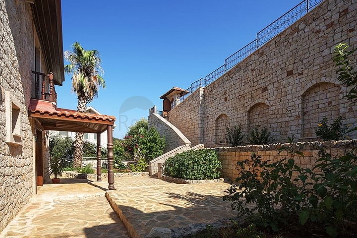 Элитная вилла с видом на Средиземное море в Каше Анталья