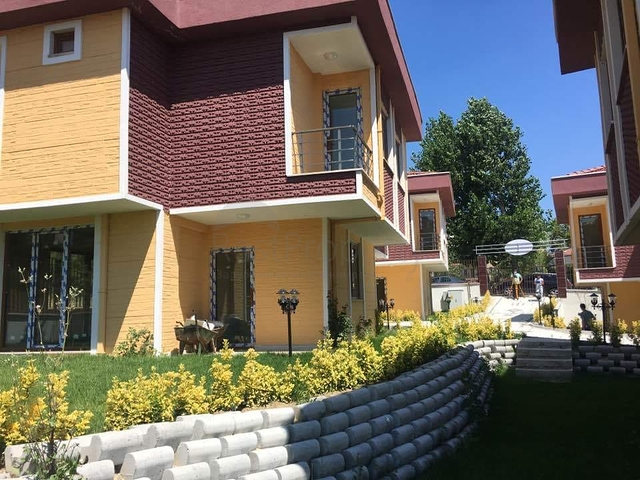 Просторная двухэтажная вилла по доступной цене в популярном районе