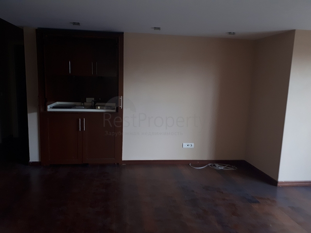 Четырехэтажная вилла планировкой 5+2 в озеленнённом пригороде