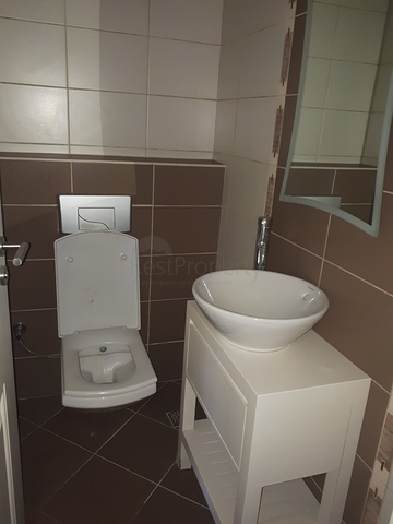 Четырехэтажная вилла планировкой 5+2 в озеленнённом пригороде