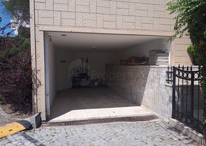 Четырехэтажная вилла планировкой 5+2 в озеленнённом пригороде