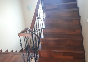 Четырехэтажная вилла планировкой 5+2 в озеленнённом пригороде