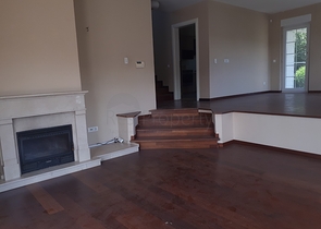 Четырехэтажная вилла планировкой 5+2 в озеленнённом пригороде