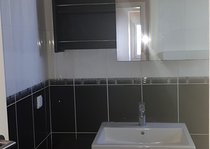 Четырехэтажная вилла планировкой 5+2 в озеленнённом пригороде